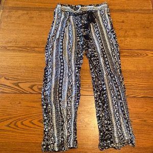 Light weight, black and white flare pants